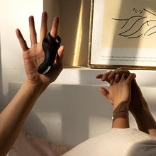 Load image into Gallery viewer, Svakom Benedict Black Couples Rechargeable Cock Ring Penis Sex Toy