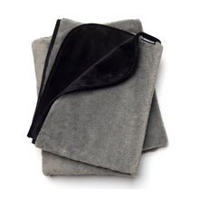 Load image into Gallery viewer, Fascinator Throw Regular
