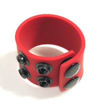 Load image into Gallery viewer, Boneyard 1.5in Silicone Ball Strap - 3 Snap - Black
